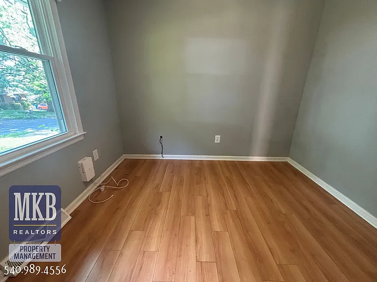 4706 Casper Dr NE — Photo 12