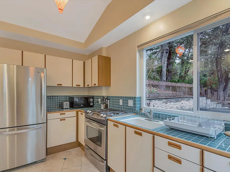 16101 Matilija Dr — Photo 14
