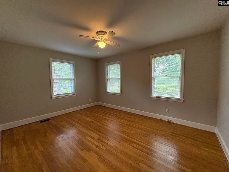 1047 S Holly St — Photo 15