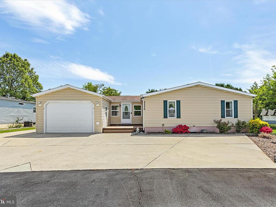 1st image of 33370 Court Dr