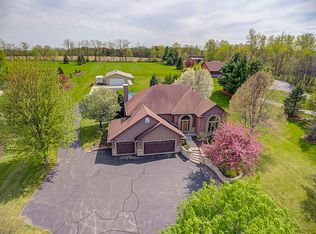 S83W24455 Artesian Ave, Mukwonago, WI 53149