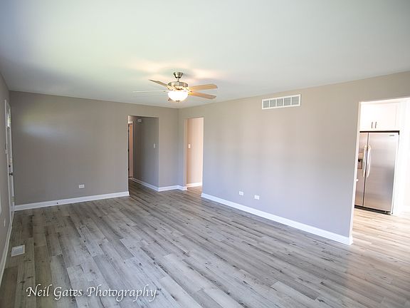 3rd image of 6600 Whalen Ln