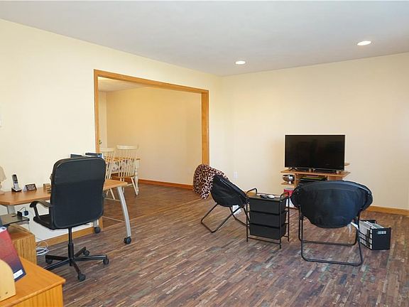 3rd image of 8434 Sugar Pine Cir