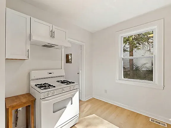 3444 Cedar Ave S — Photo 4