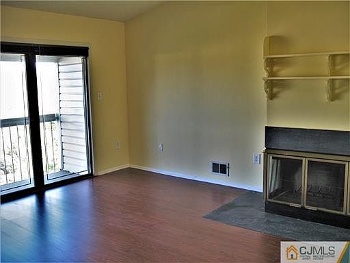 2nd image of 479 Danbury Ln #479
