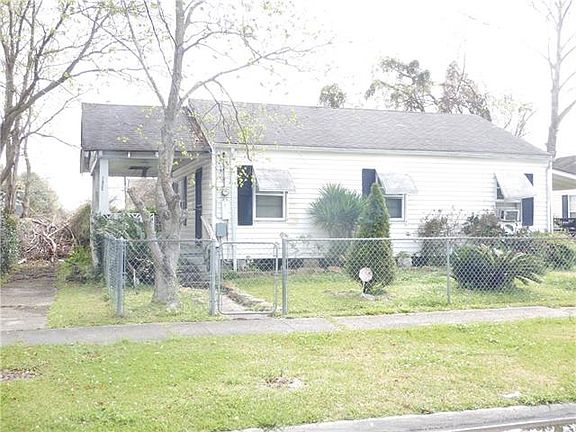4th image of 1704 Murl St