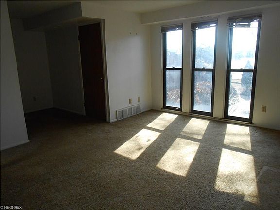 2nd image of 33803 Electric Blvd