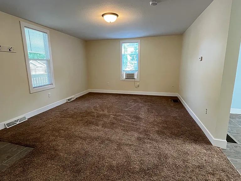 556 Franklin St #1 — Photo 6