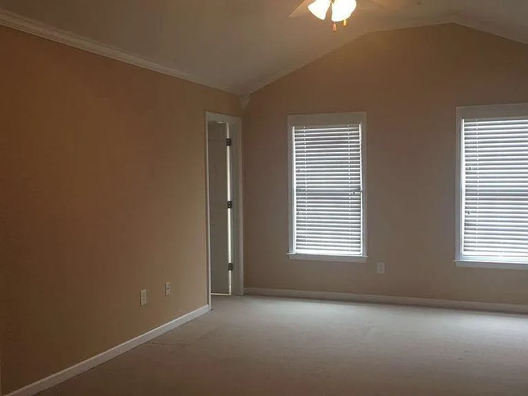 1664 Oakbrook Lake Dr — Photo 5