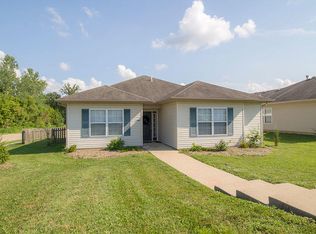 1860 W Field St, Columbia, MO 65203