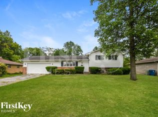 5319 Daniel Dr, Indianapolis, IN