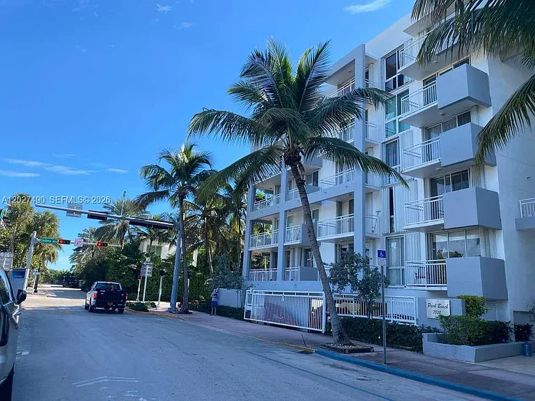 7832 Collins Ave #201 — Photo 2