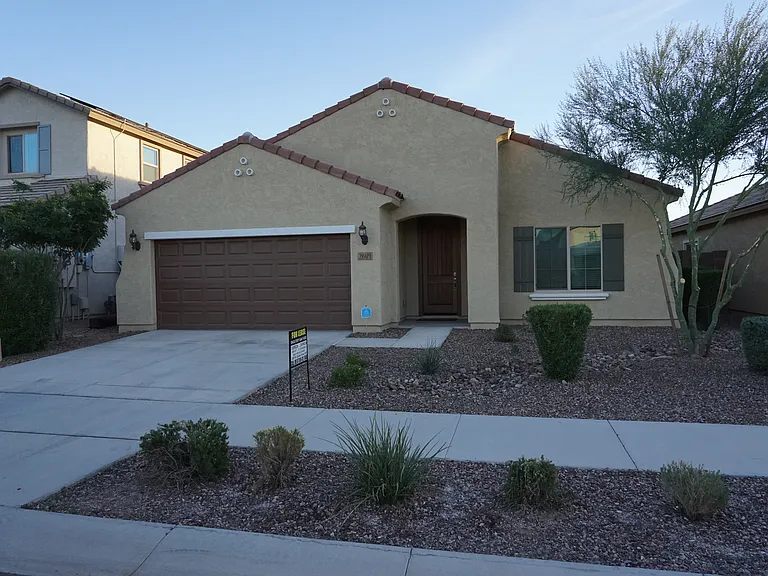 House front view/garage