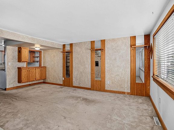 3rd image of 219 Chestnut St #C2