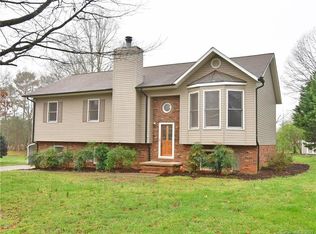 165 Timberbrook Ln, Statesville, NC 28625