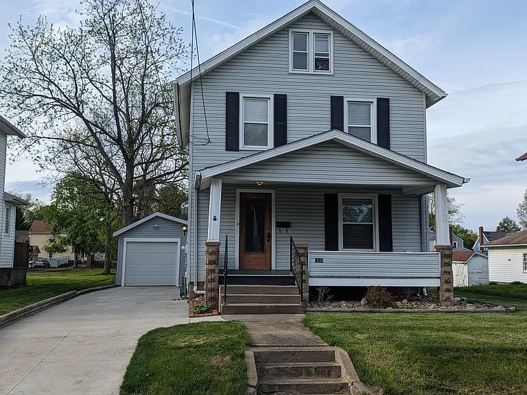 239 Bachtel St SE — Photo 1