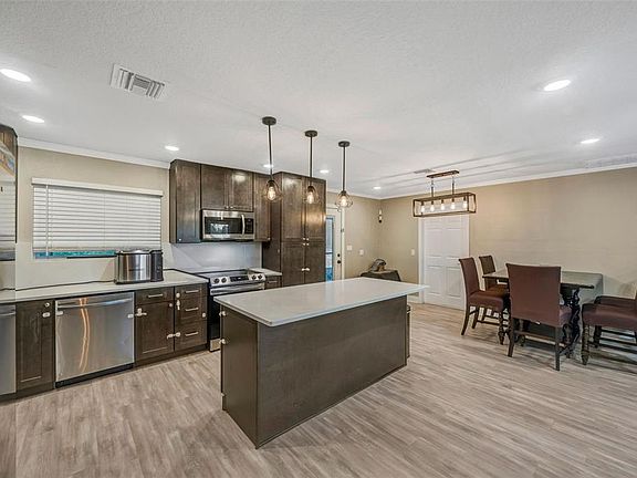 3rd image of 7149 Spruce Dr