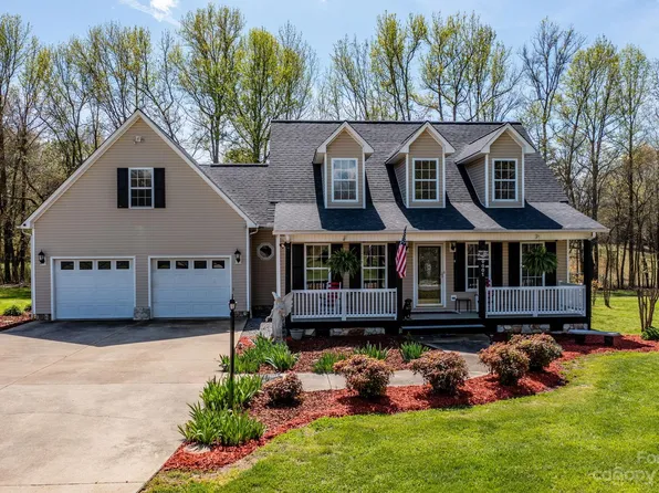 4001 Holly Springs Dr, Newton, NC 28658