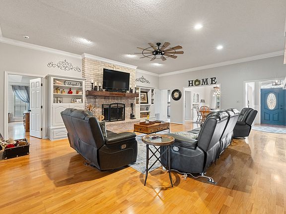 5th image of 1004 Canyon Ct