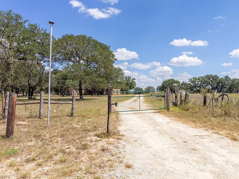 9729 FM 775 — Photo 2