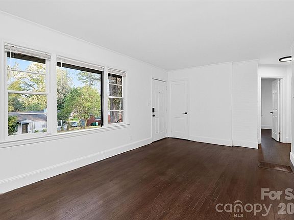 4th image of 2642 Rachel St