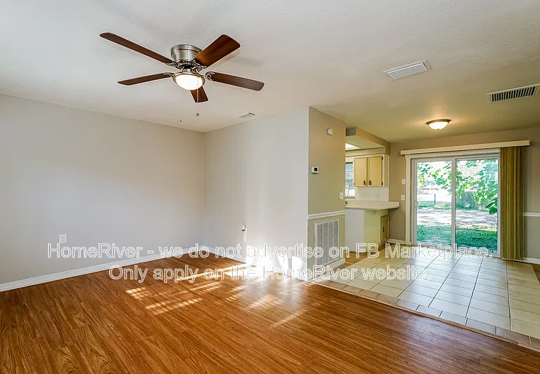9135 Maynard Ave — Photo 2