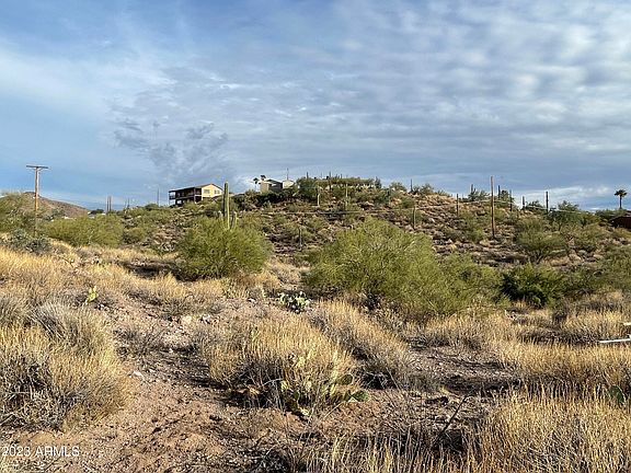 3rd image of 945 N ISABELLA Street #-