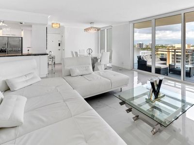 2030 S Ocean Dr APT 1726, Hallandale, FL, 33009