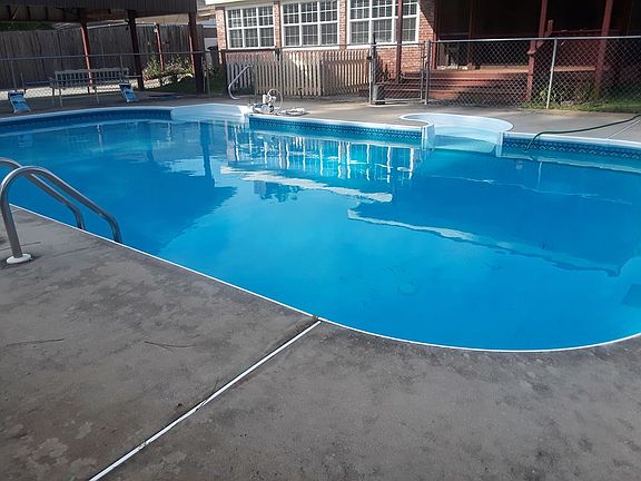 Swim-out in deep end.