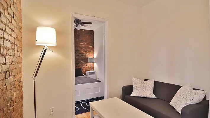 Rented by Park Property Advisors | media 37