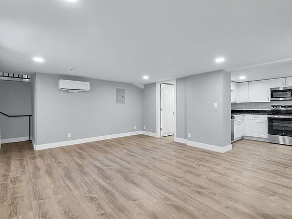 5th image of 1427 9th Ave #8