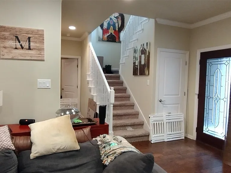 500 Kenniston Dr #B — Photo 2