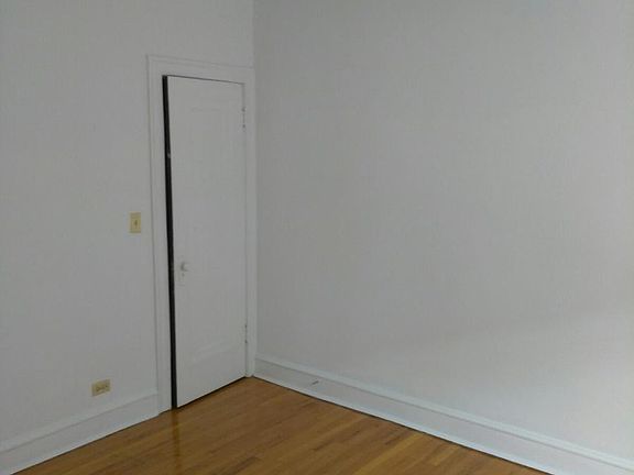 2nd image of 1478 W Byron St #3907G