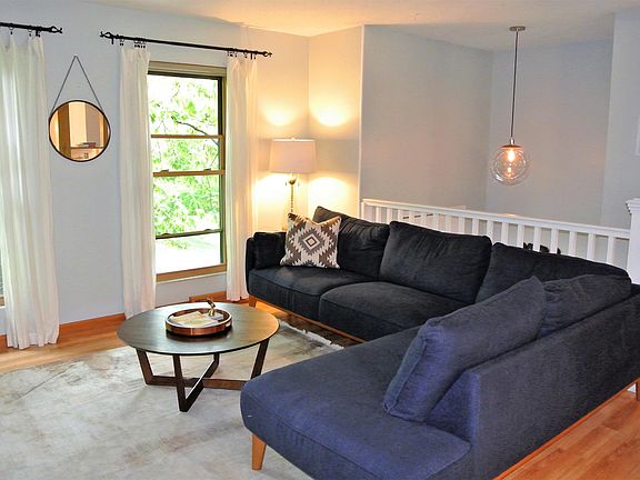 3rd image of 31 Country Ln