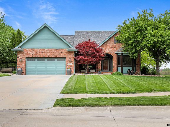 2nd image of 13407 Lochmoor Cir