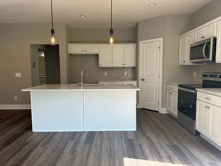 302 N Allen St — Photo 10