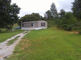 124 Snake Rd, Sparta, TN 38583