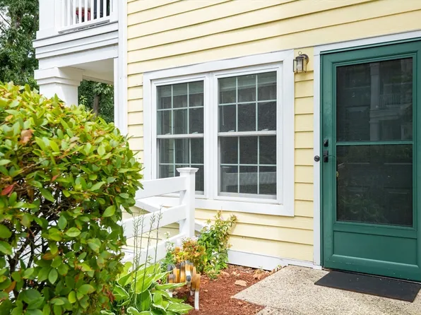 613 Gazebo Cir #613, Reading, MA 01867
