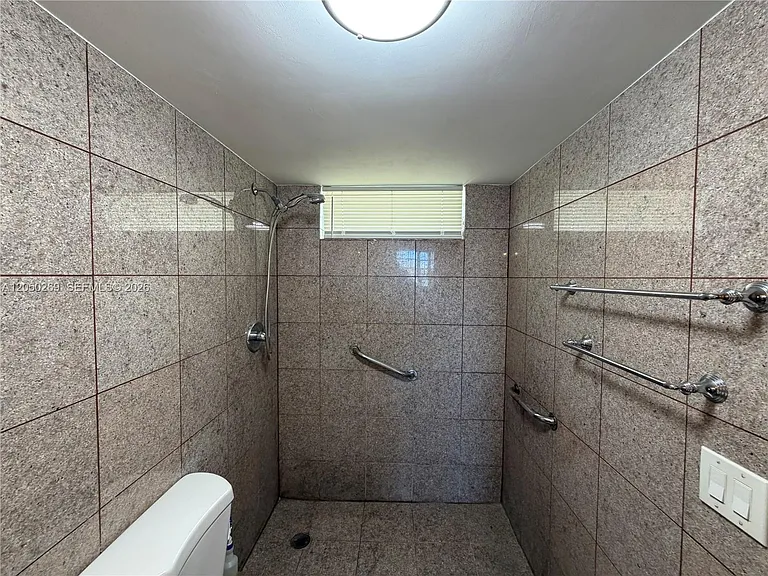 2851 Leonard Dr #J511 — Photo 7