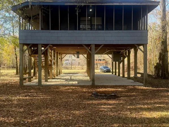 114 Holly Ln, Lucedale, MS 39452