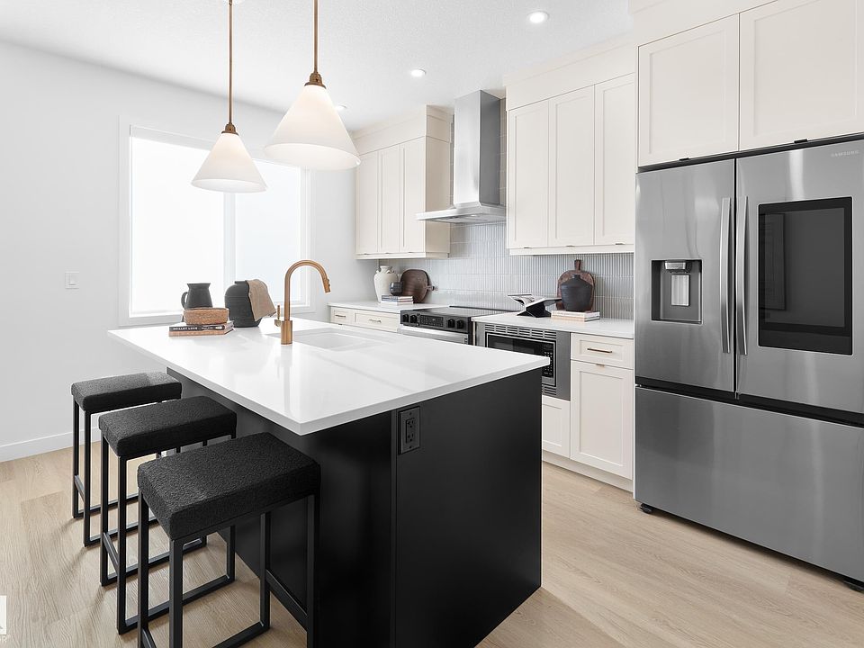 1st image of 5636 Hawthorn Way SW
