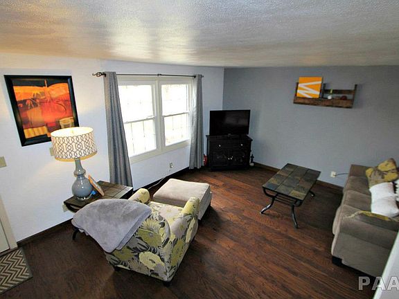 3rd image of 6702 N Fawndale Dr
