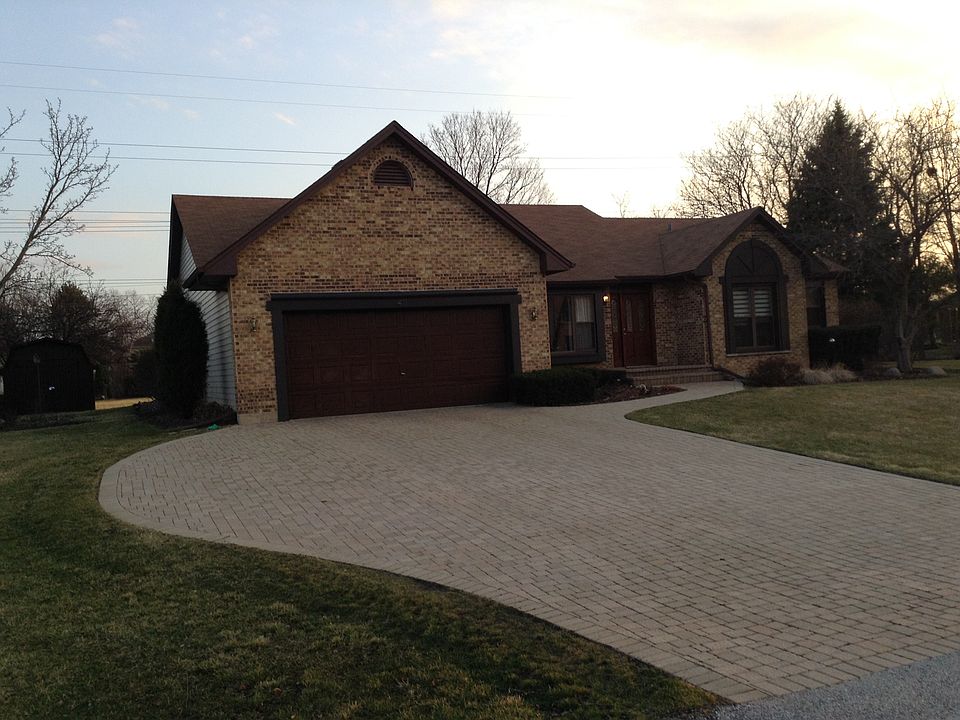 1st image of 411 Crest Hill Dr