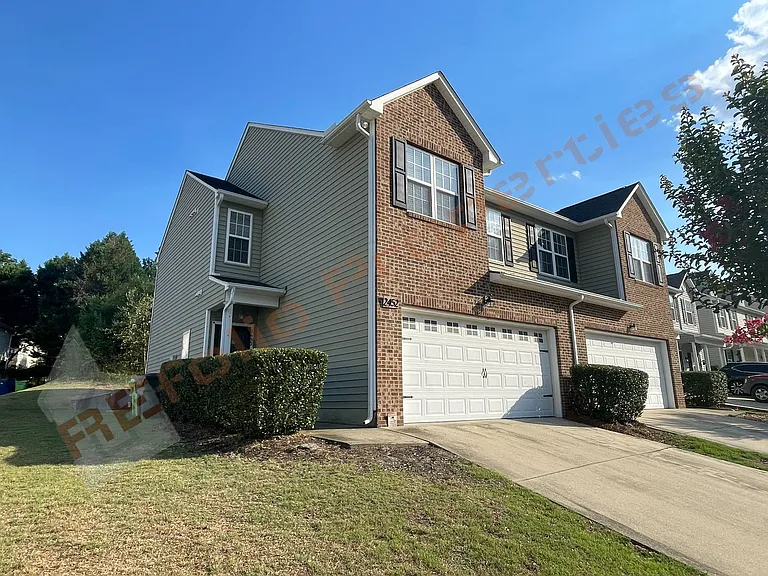 2452 Bay Harbor Dr — Photo 2