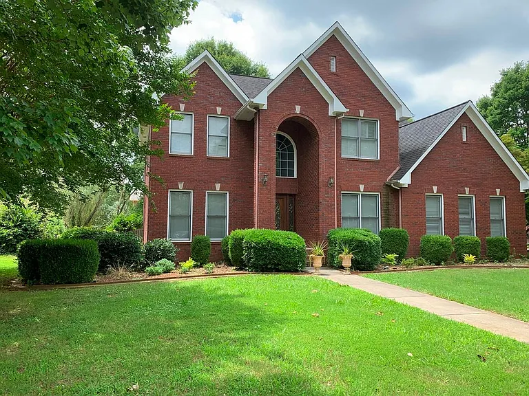 116 Lake Crest Dr — Photo 1