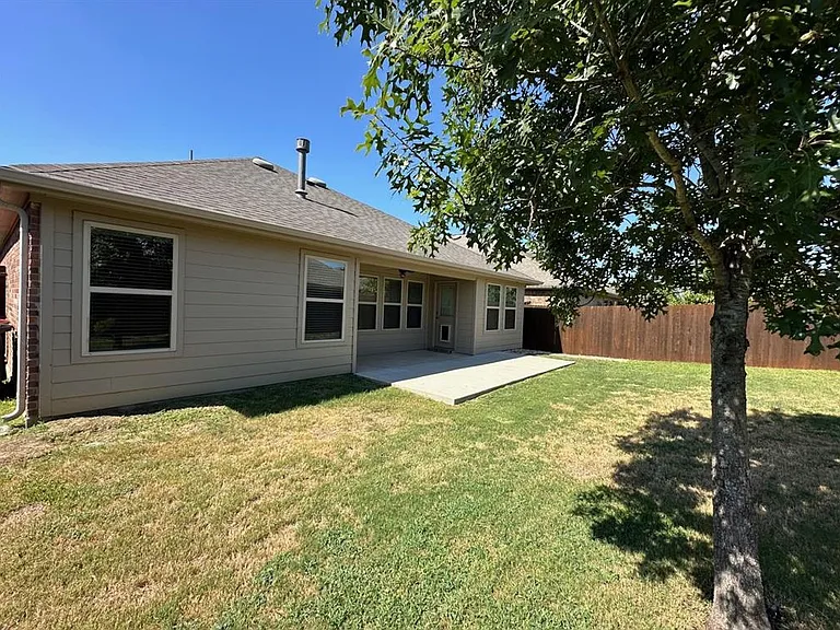 1302 Deerfield Dr — Photo 14