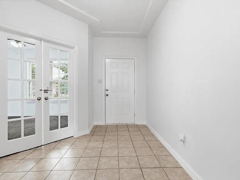 808 Bird Creek Dr — Photo 4
