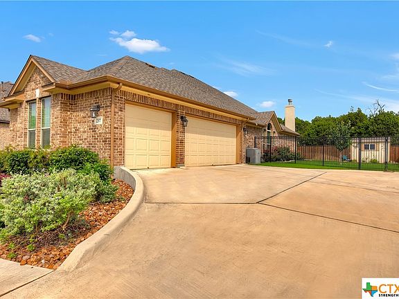 4th image of 237 Allemania Dr