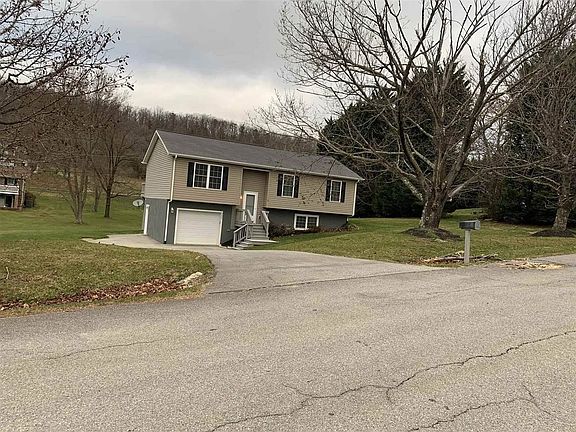 2nd image of 3604 Onyx Dr