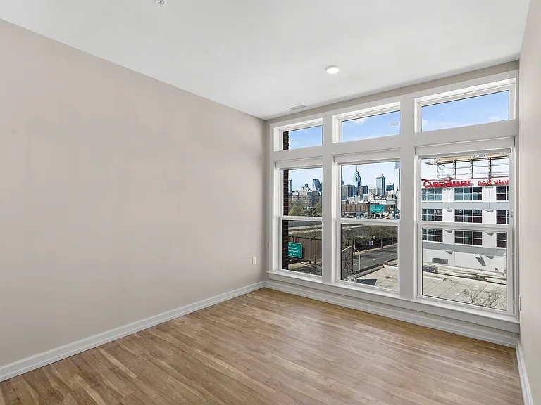 The Keystone Apartments — Photo 102